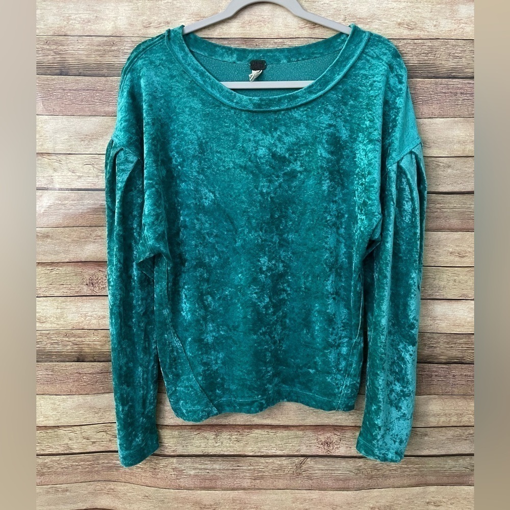 Free People Women’s We the Free Milan Sea Velvet Crew Sweatshirt Size: Small